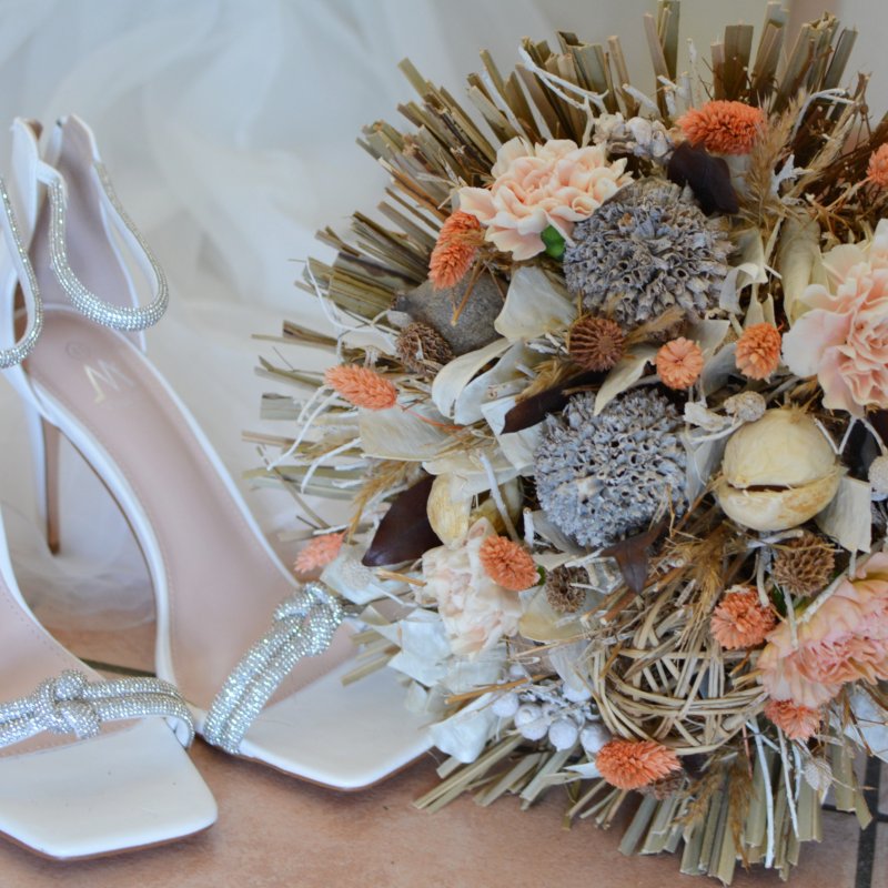 chaussureet bouquet mariee